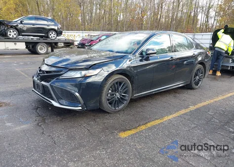 2021 Toyota Camry Xse Awd z USA, uszkodzony, nr VIN 4T1K61BK0MU040522